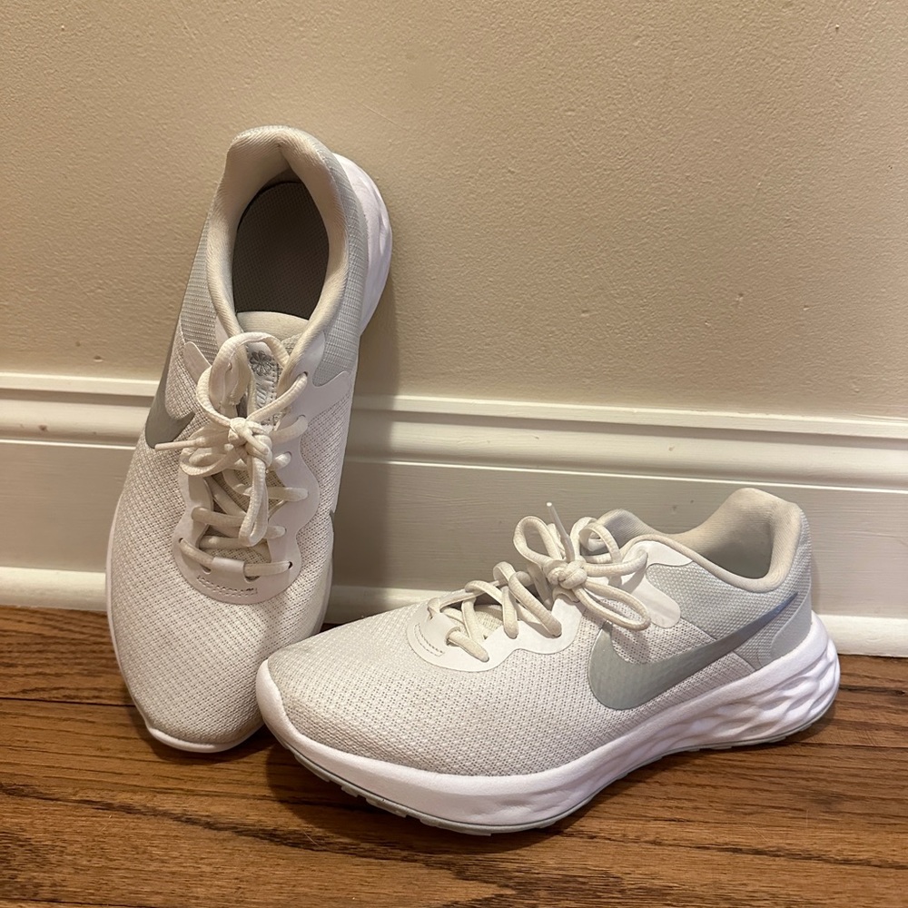 Nike White and Gray Sneakers